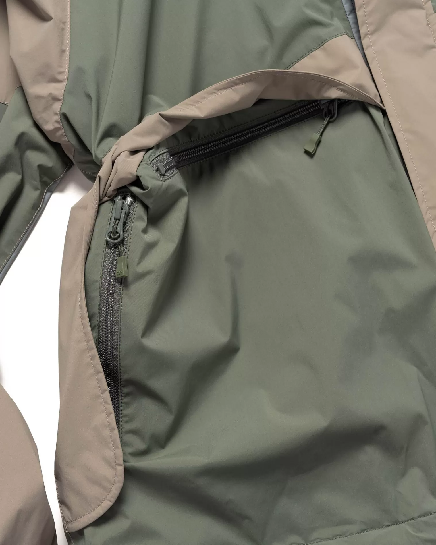 DAIWA Tech Storm Mountain Jacket Sage X Beige X Grey Sale